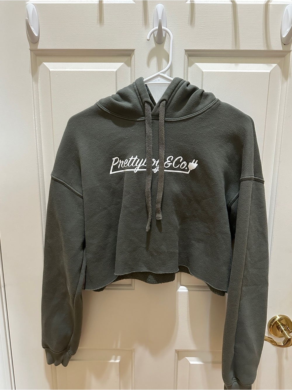 Prettyboy&co Cropped Hoodie with Logo